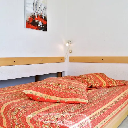 Apartment Bord De Avec 4 Couchages, Parking Et Tennis - Fr-1-251-263