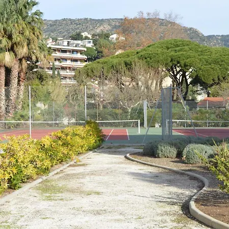 Apartment Bord De Avec 4 Couchages, Parking Et Tennis - Fr-1-251-263 Le Lavandou